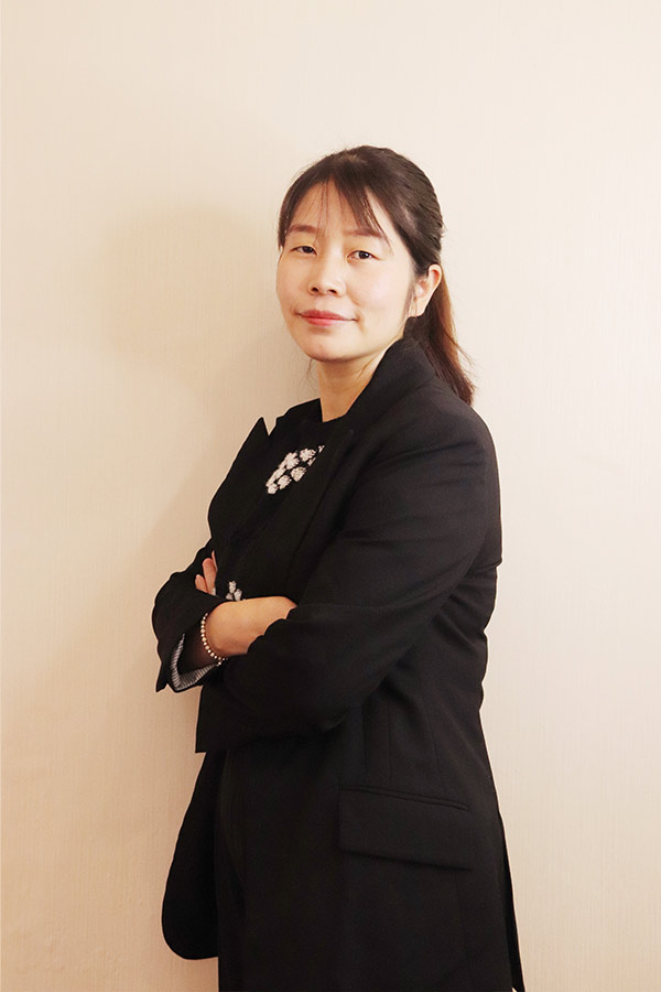 安塞吕瑶 本科学历,毕业于陕西师范大学